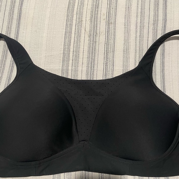 Black Wireless Bra - Picture 2 of 5